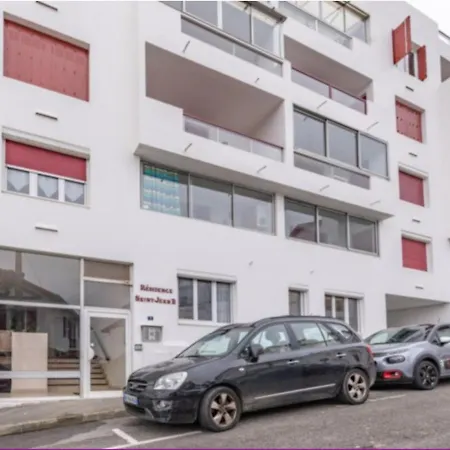 A Avec Parking, Proche Commerces Et - Fr-1-2-434 أُنْداي